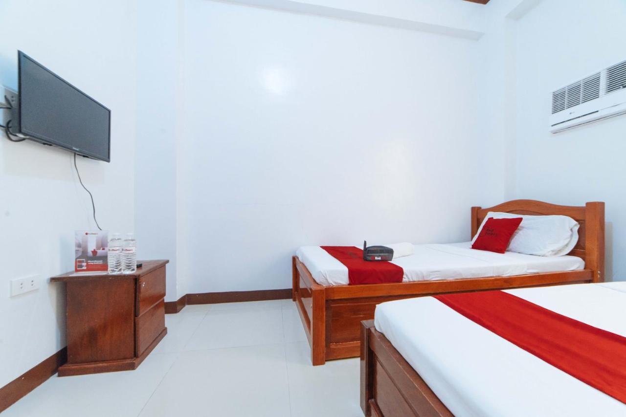 Reddoorz @ D Maagma Street Hotel Kalibo Exterior photo
