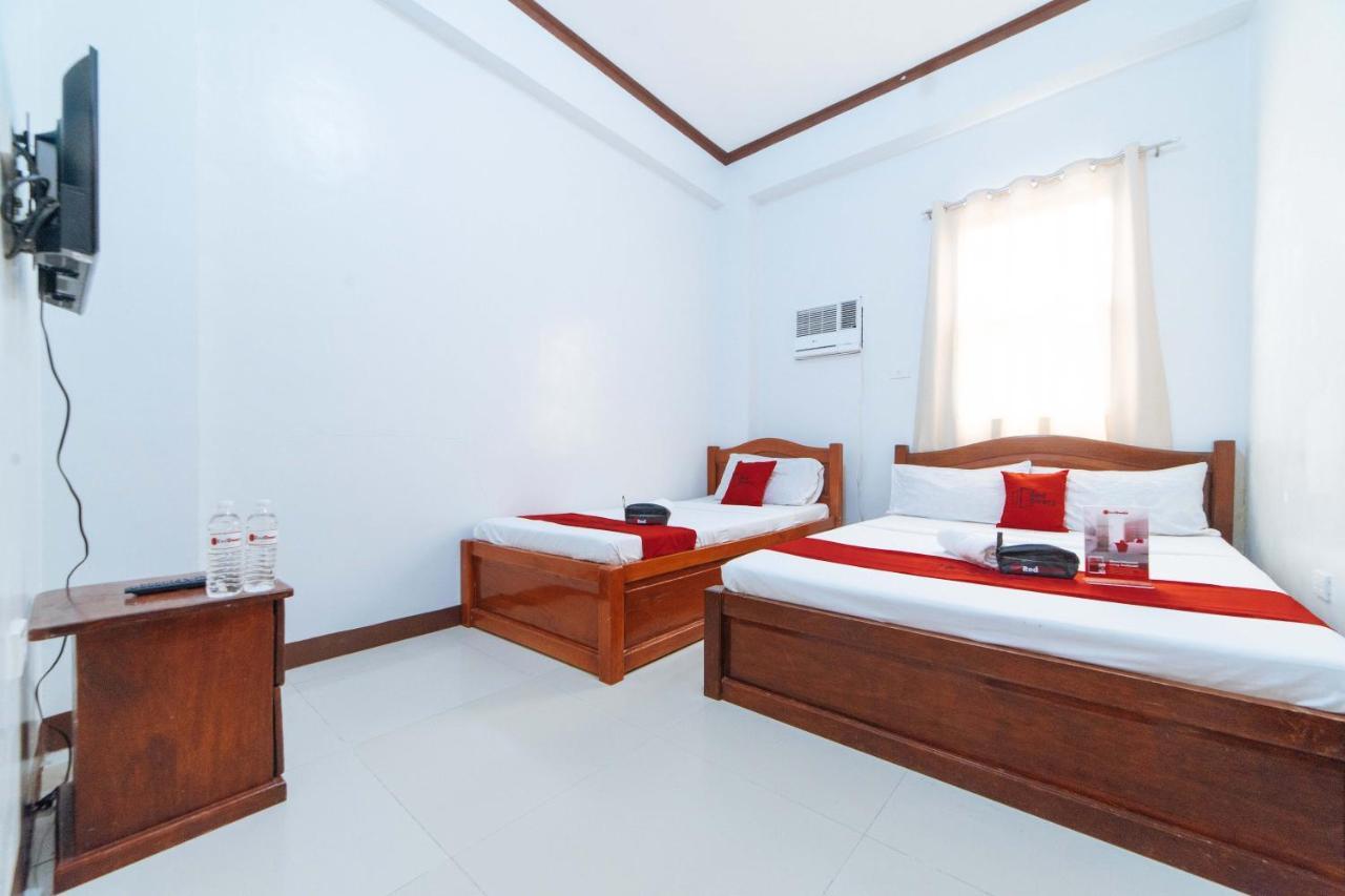 Reddoorz @ D Maagma Street Hotel Kalibo Exterior photo